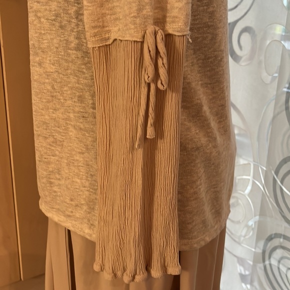 Altar’s State top - Picture 5 of 8